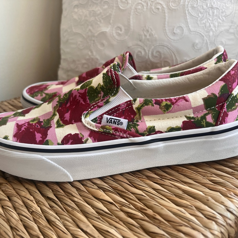 Vans Women's Romantic Floral Checkerboard  Canvas Slip-Ons - Pink & Green. S 6.5